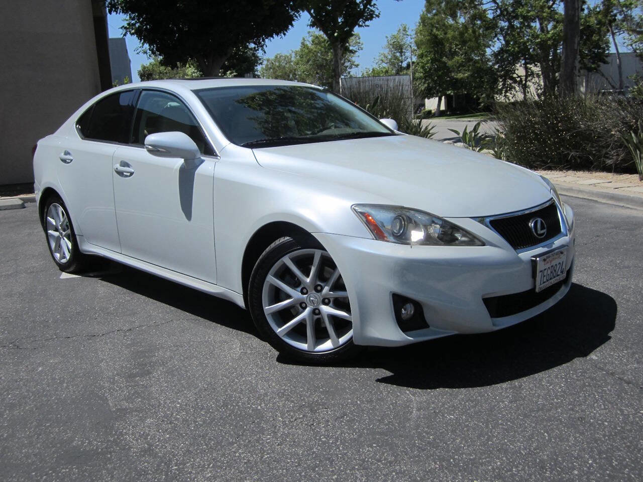 Used 2011 Lexus IS 250 w/ Premium Pkg Value Edition RWD image 2
