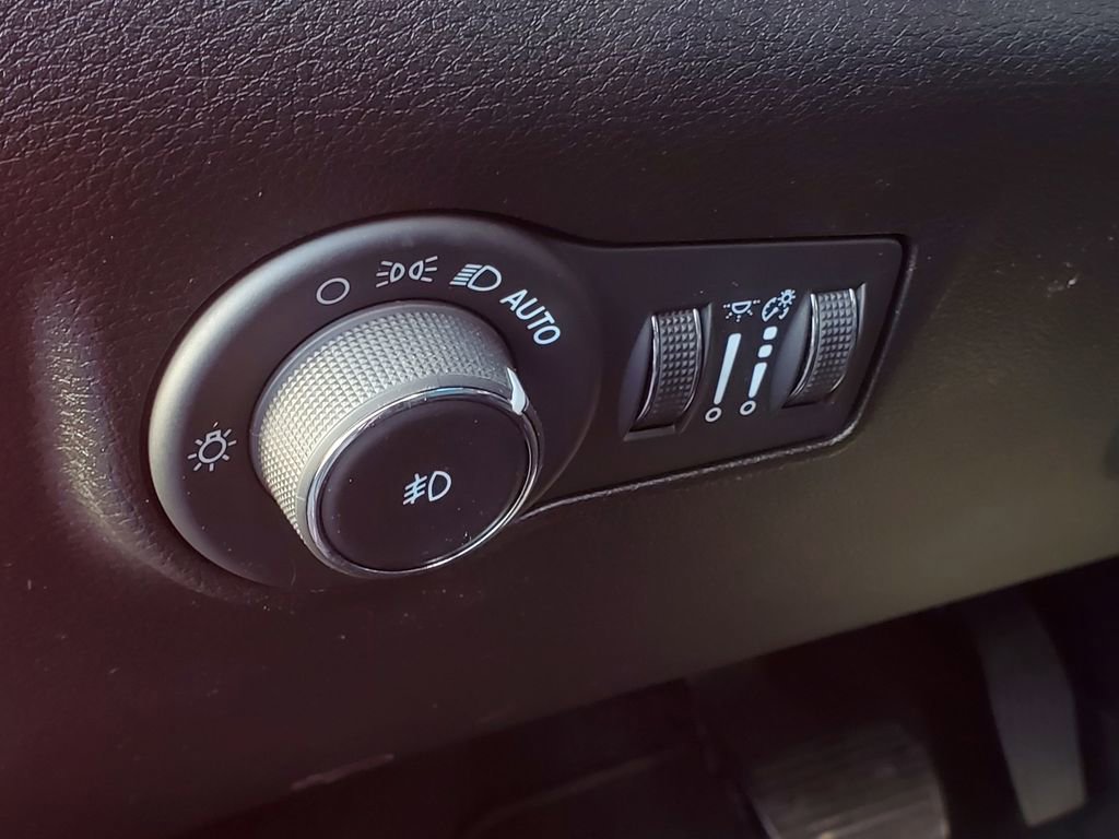 Used 2024 Jeep Compass Latitude image 14