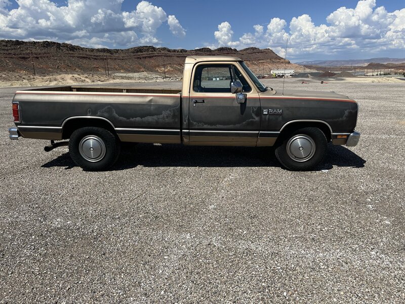 Used 1990 Dodge D/W Truck 250 RWD image 2