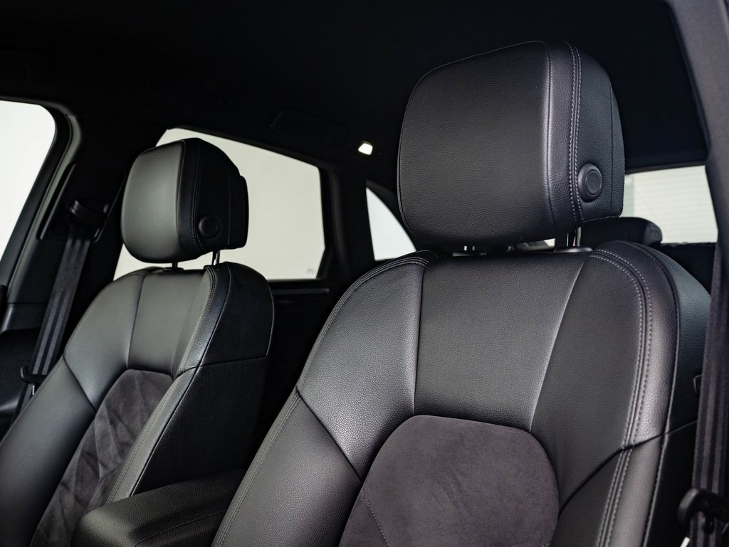 Used 2017 Porsche Macan image 21