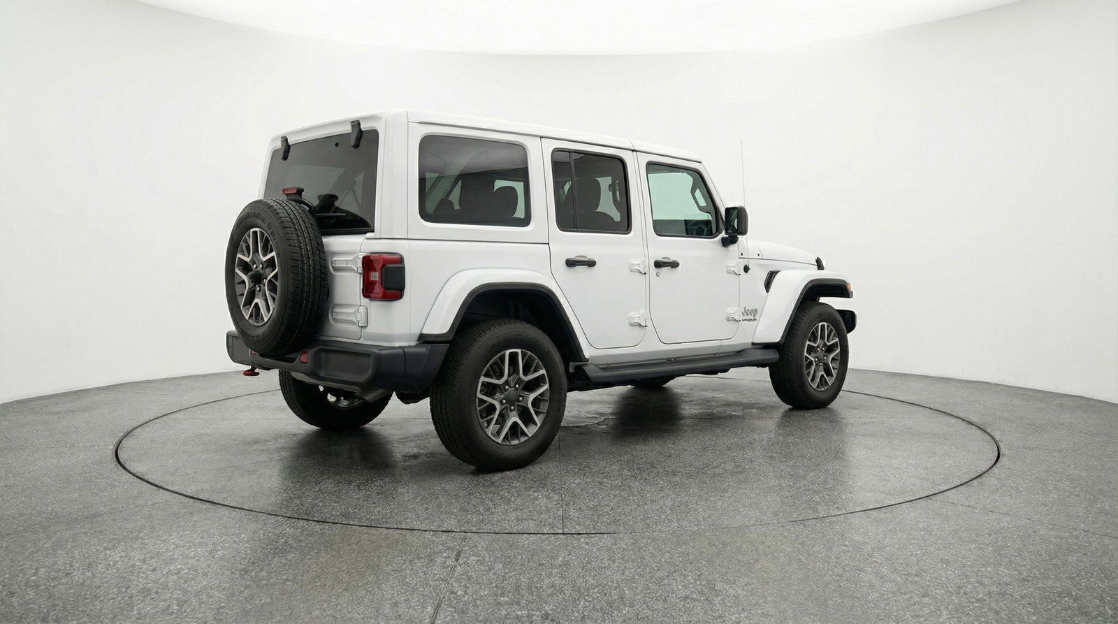 Used 2025 Jeep Wrangler Sahara AWD/4WD image 9