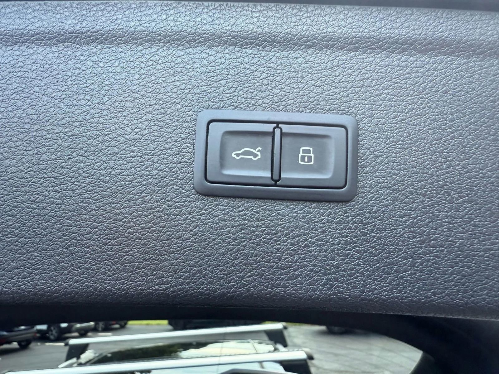 Used 2018 Audi SQ5 Premium Plus w/ Navigation Package image 36