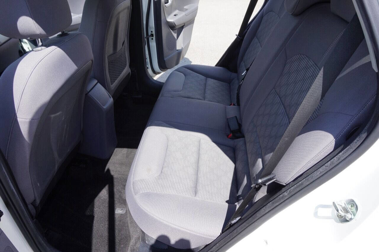 Used 2017 Kia Niro FE image 15