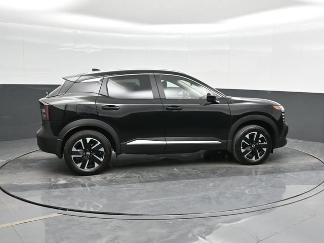 Used 2025 Nissan Kicks SV w/ SV Premium Package AWD/4WD image 4