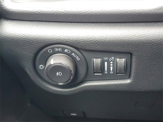 New 2026 Chrysler Pacifica Select image 20