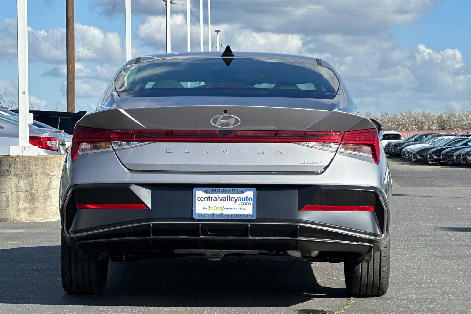 New 2026 Hyundai Elantra Limited w/ Cargo Package FWD image 5