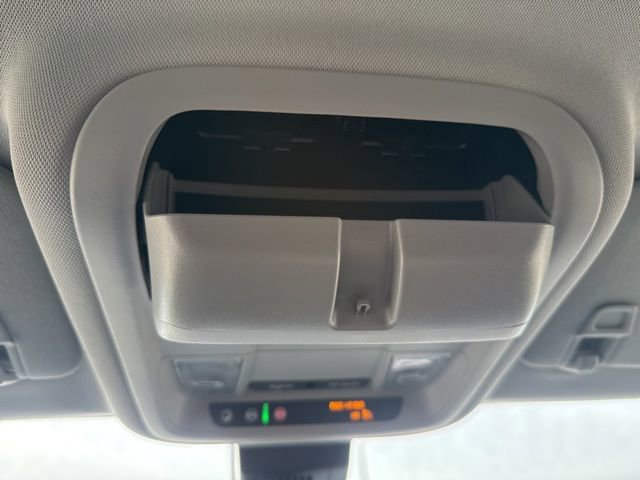 Used 2023 GMC Terrain SLE w/ Driver Convenience Package image 31