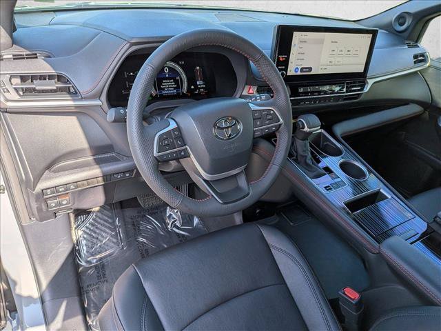 Used 2026 Toyota Sienna XSE AWD/4WD image 9