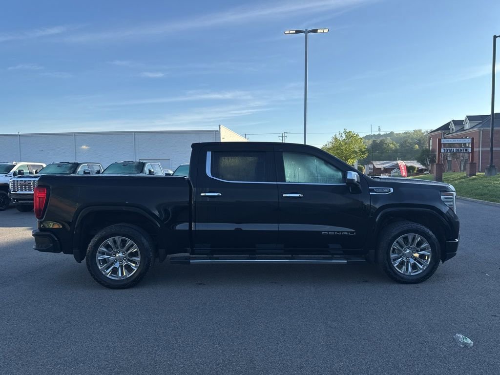 Used 2024 GMC Sierra 1500 Denali w/ Technology Package AWD/4WD image 17