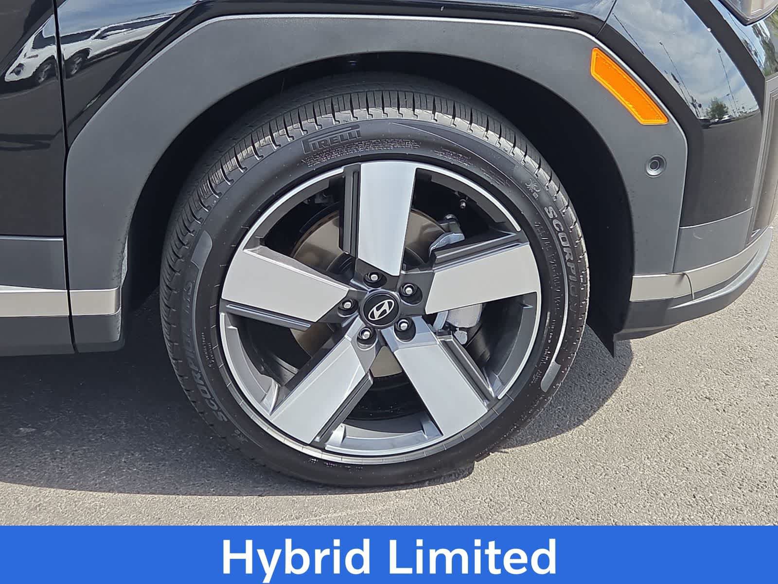Used 2025 Hyundai Santa Fe Limited FWD image 12