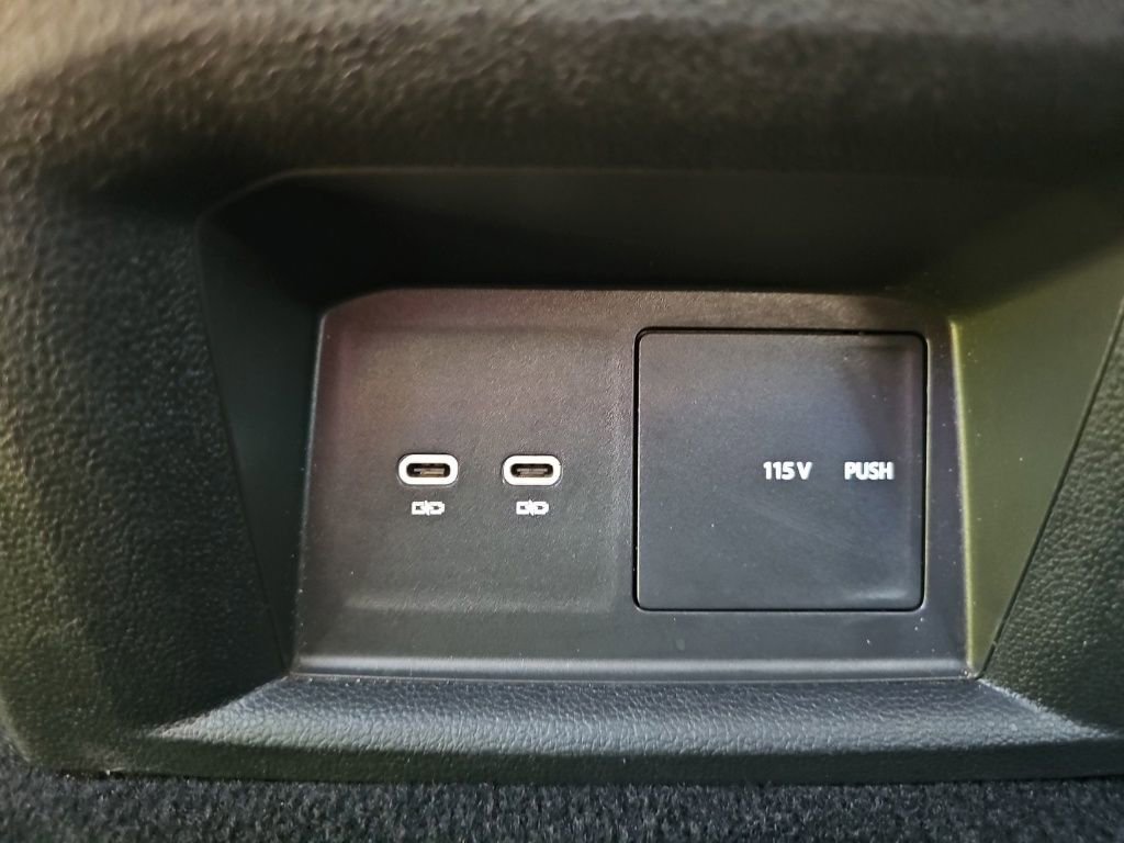 Used 2021 Volkswagen Atlas Cross Sport SE w/ Panoramic Sunroof Package FWD image 31