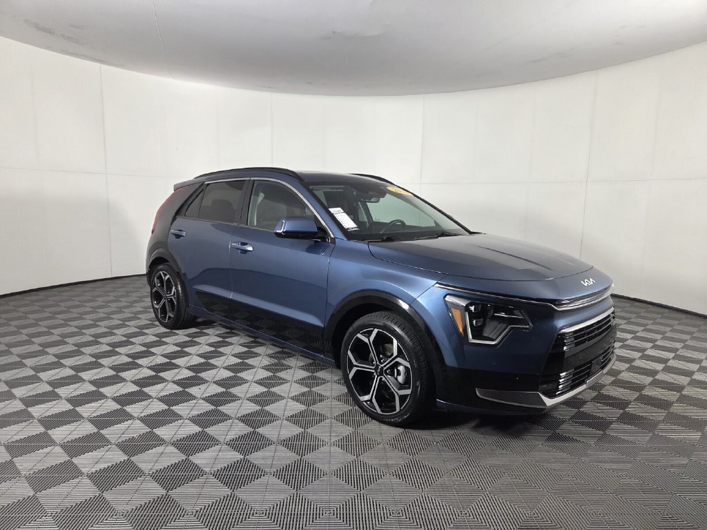 Used 2023 Kia Niro SX Touring FWD image 3