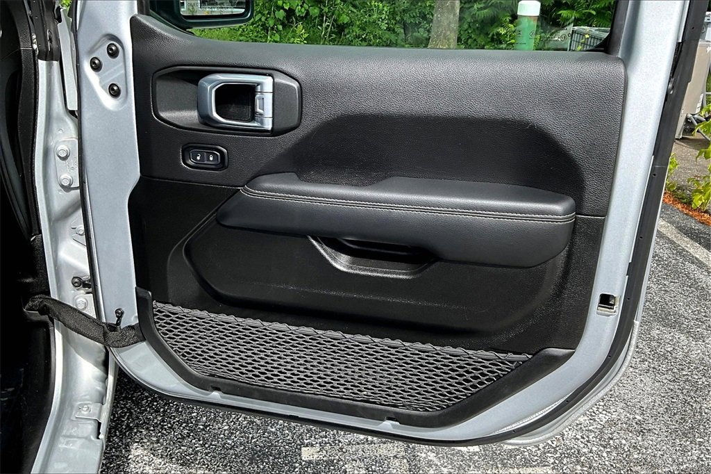 Used 2023 Jeep Wrangler Unlimited Sahara image 12