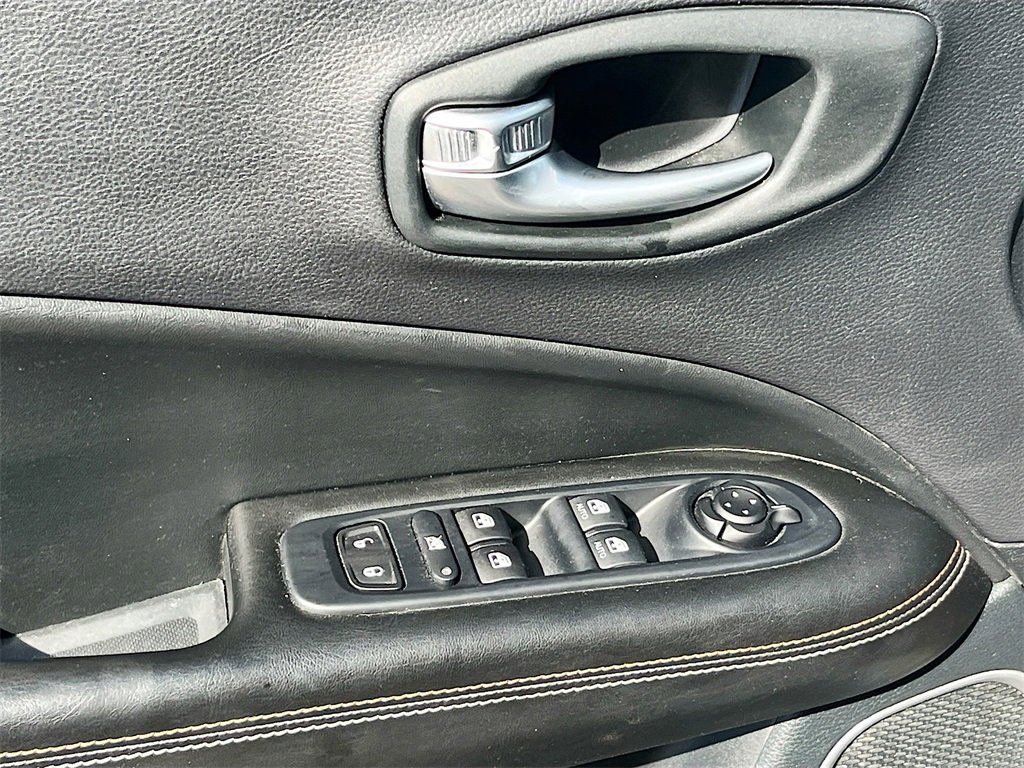 Used 2021 Jeep Compass Sport w/ Cold Weather Group image 17