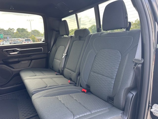 New 2026 RAM 1500 4x4 Crew Cab image 32