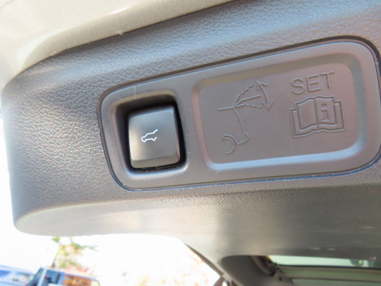 Used 2024 Ford Expedition Max XLT image 39