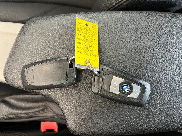 Used 2013 BMW 320i xDrive Sedan AWD/4WD image 34