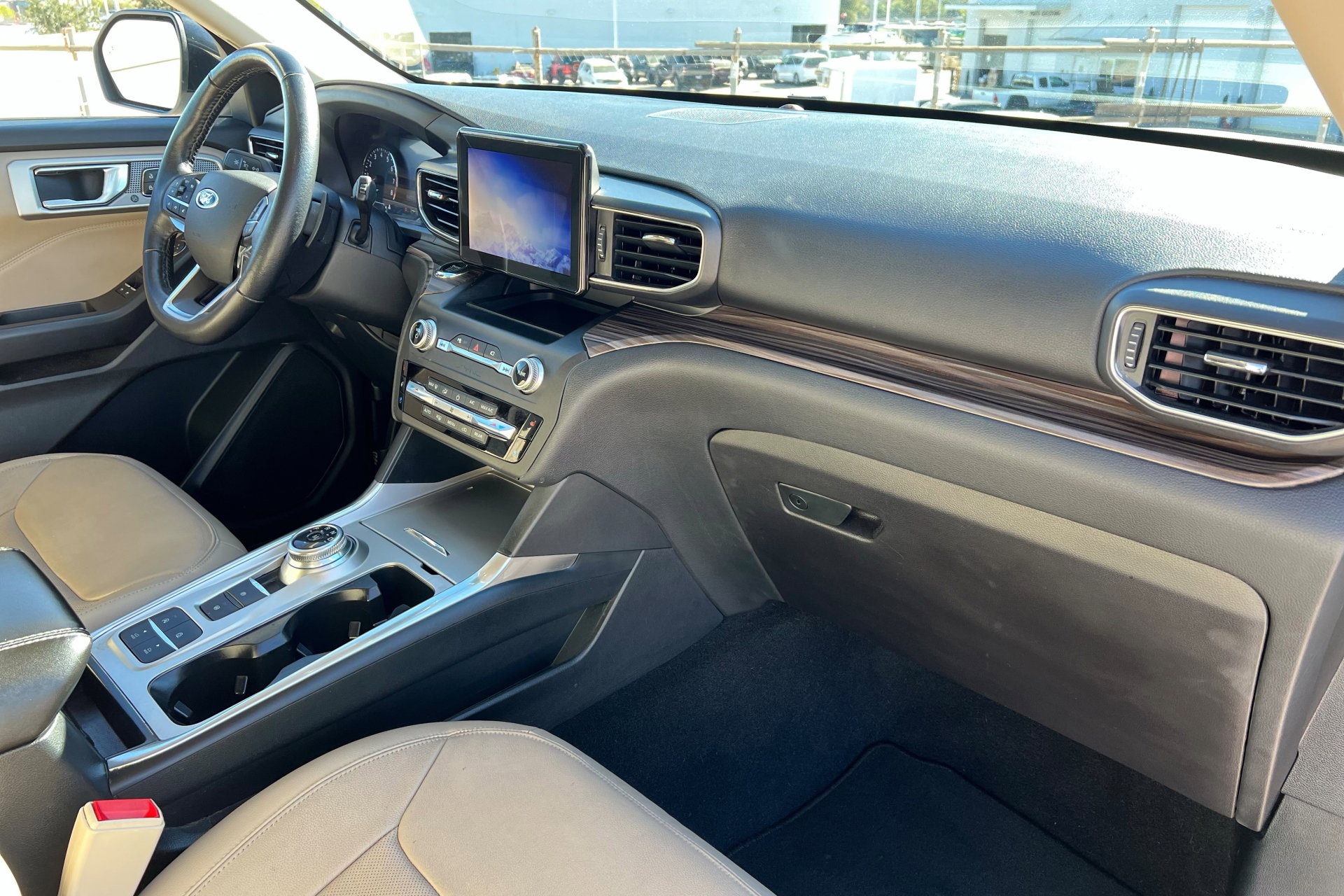 Used 2020 Ford Explorer Limited w/ Class III Trailer Tow Package image 25