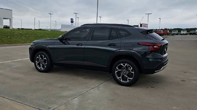 New 2026 Chevrolet Trax LT w/ Driver Confidence Package FWD image 6