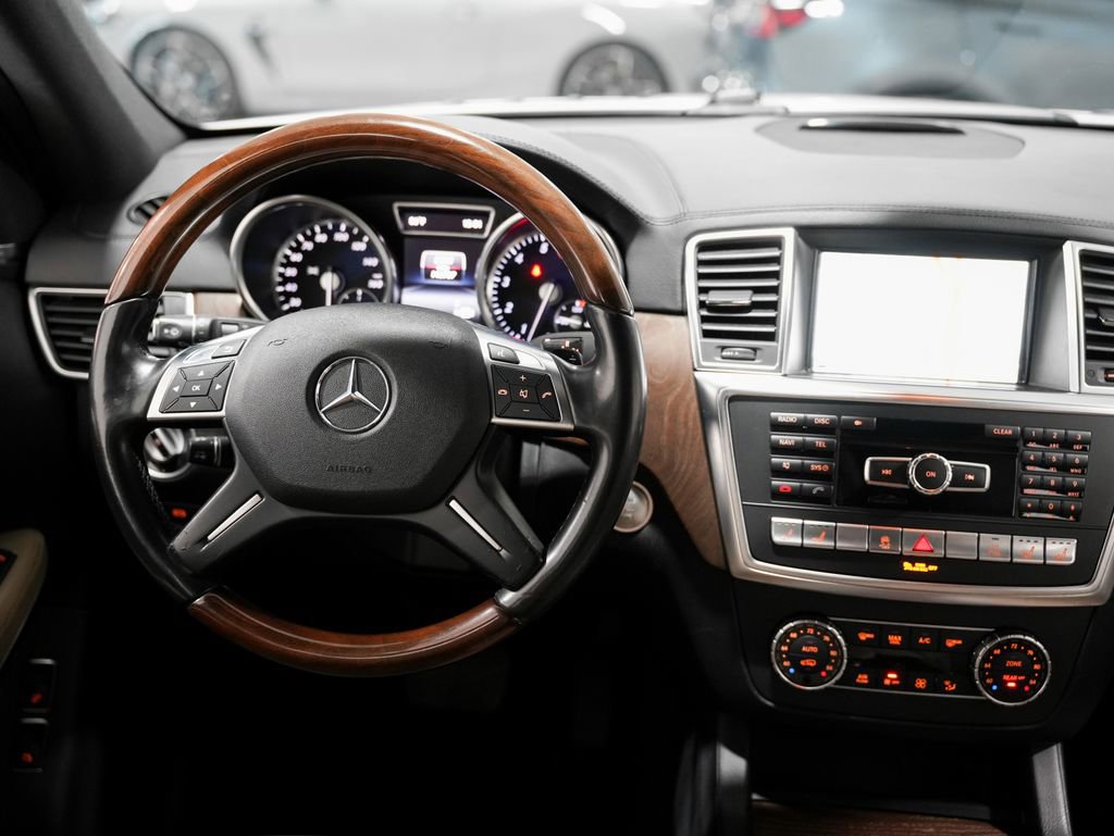 Used 2014 Mercedes-Benz GL 550 4MATIC image 13