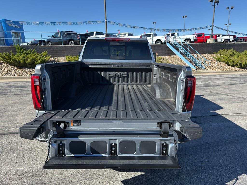 New 2026 GMC Sierra 3500 SLT w/ SLT Premium Package AWD/4WD image 16