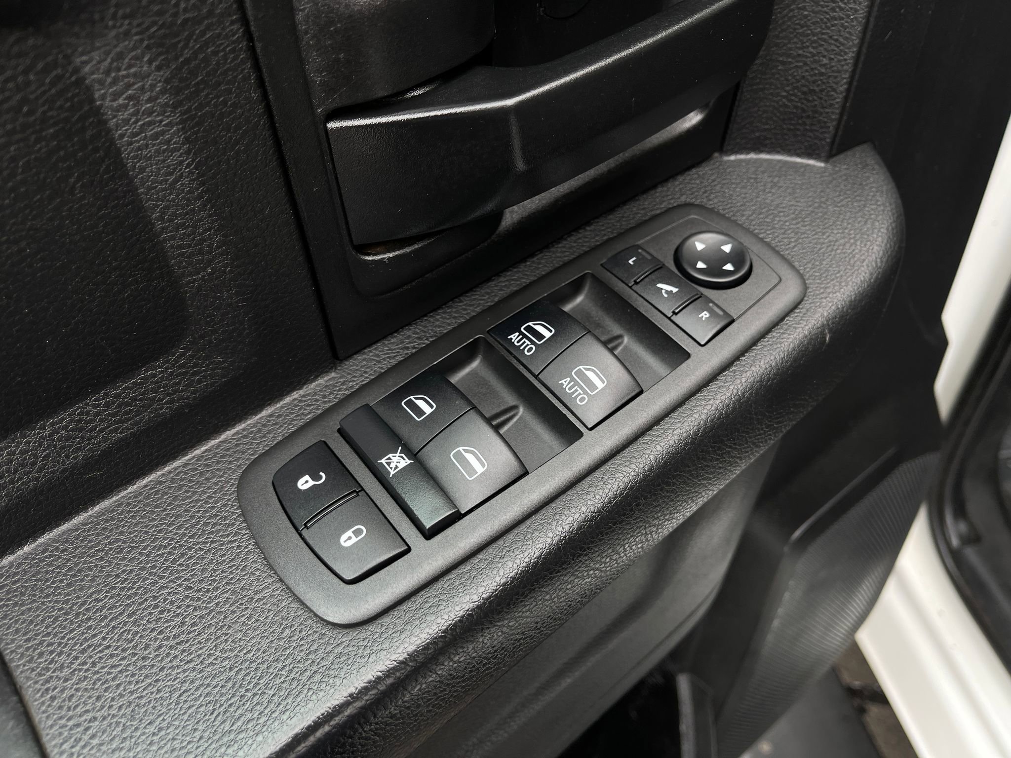 Used 2016 RAM 2500 Tradesman image 13