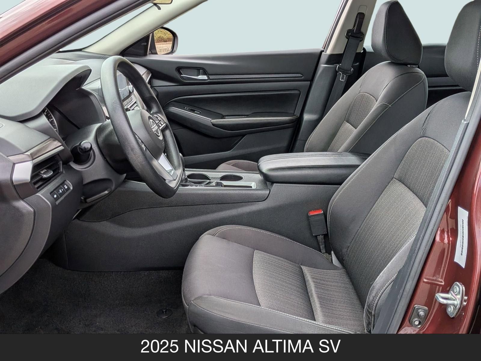 Used 2025 Nissan Altima 2.5 SV image 14