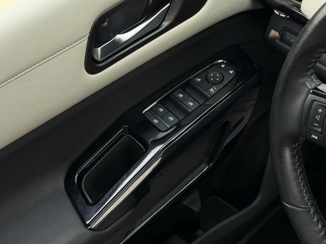 Used 2022 Nissan Pathfinder SV image 11