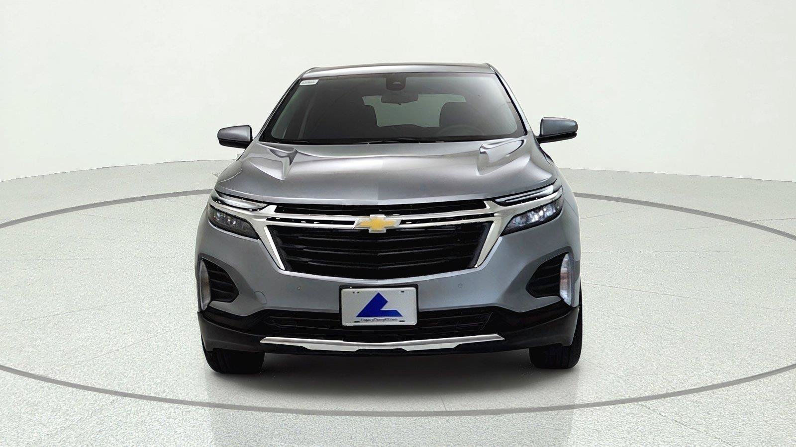 Used 2024 Chevrolet Equinox LT FWD image 2