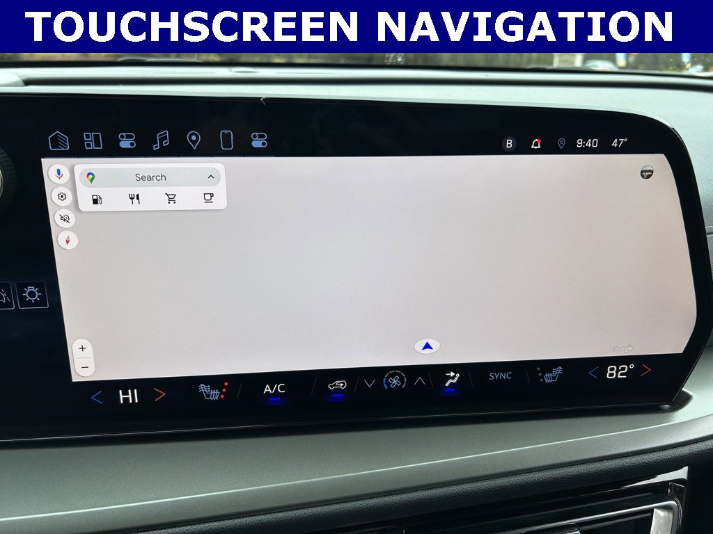 Used 2024 Chevrolet Traverse LT image 2