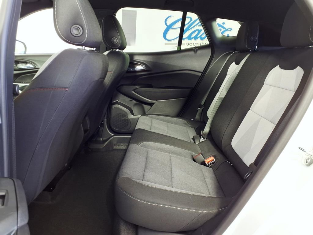 New 2026 Chevrolet Trax RS w/ Sunroof Package FWD image 9