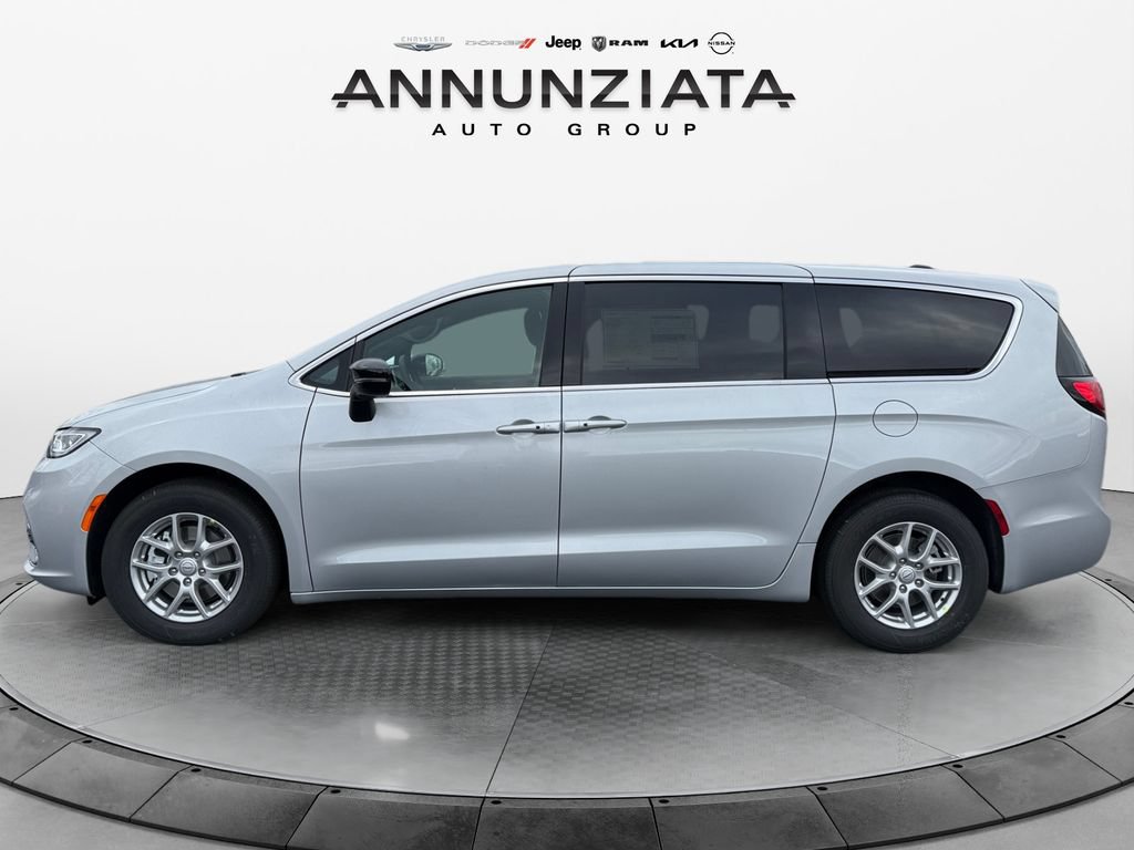 New 2026 Chrysler Pacifica Select FWD image 2