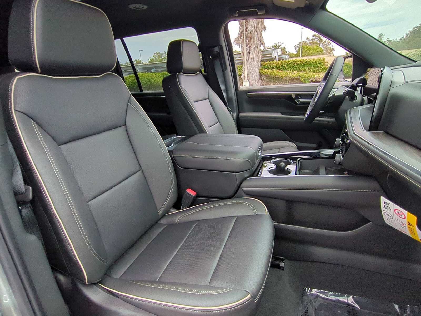 New 2026 Chevrolet Suburban Premier AWD/4WD image 27