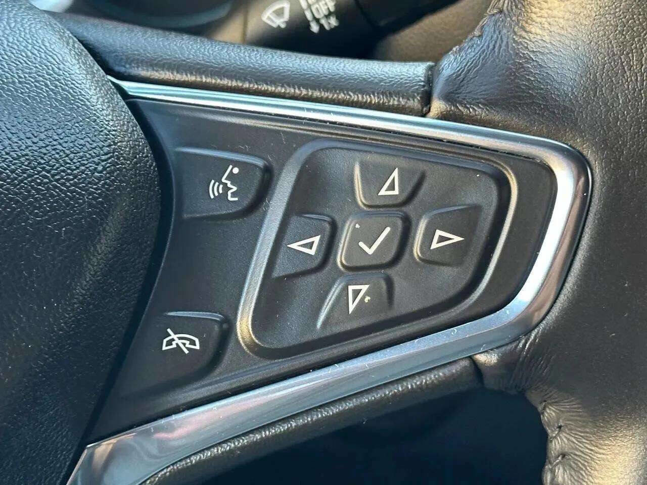 Used 2021 Chevrolet Equinox LT image 11