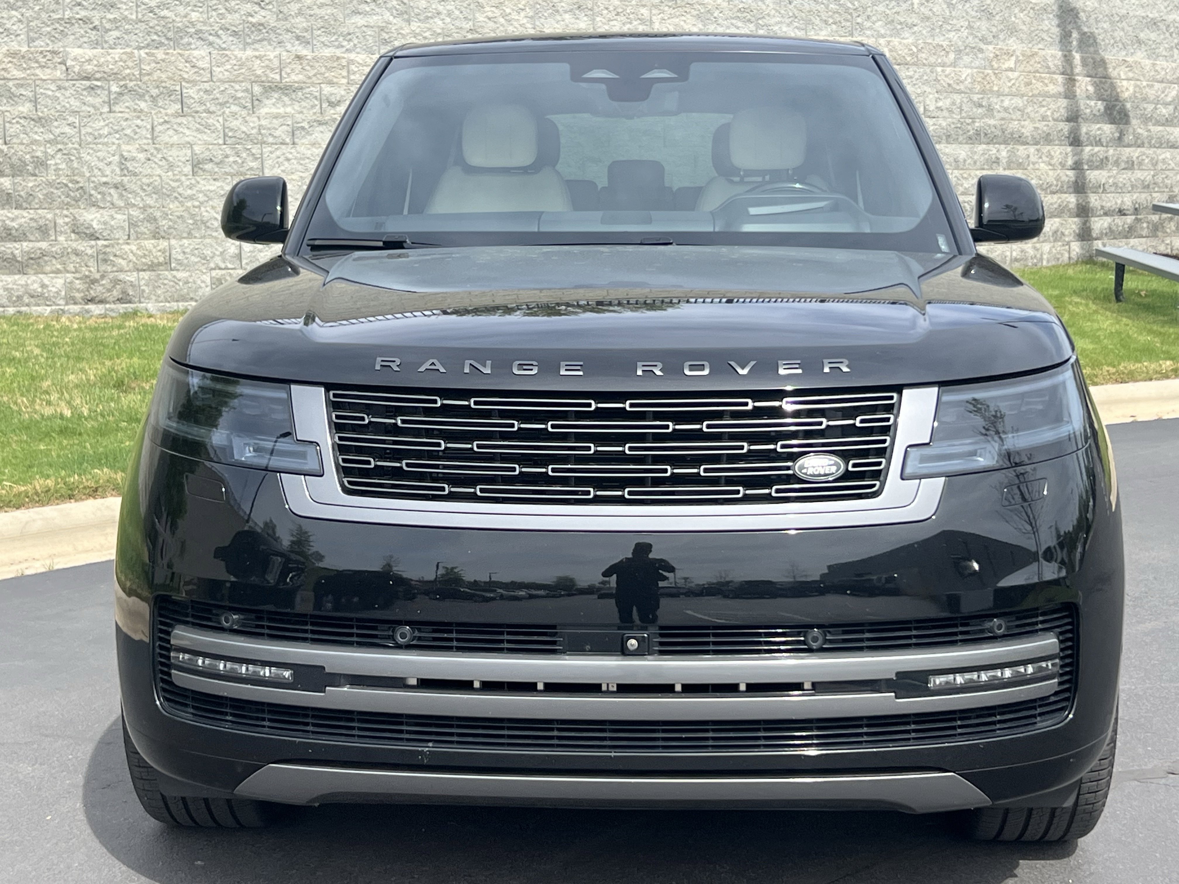 Certified 2024 Land Rover Range Rover Long Wheelbase SE image 11