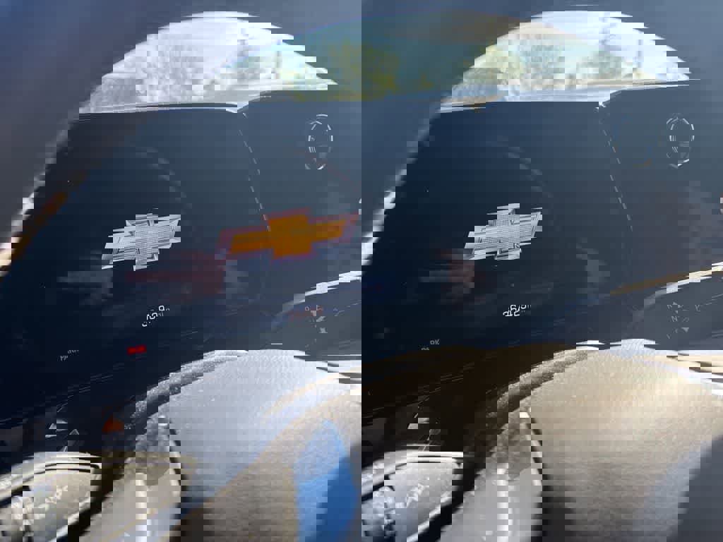 Used 2025 Chevrolet Suburban Z71 image 13