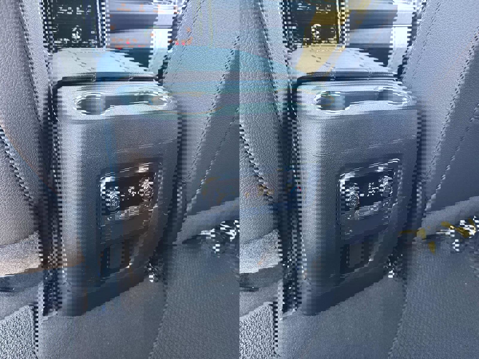 Used 2025 GMC Yukon XL Denali image 16