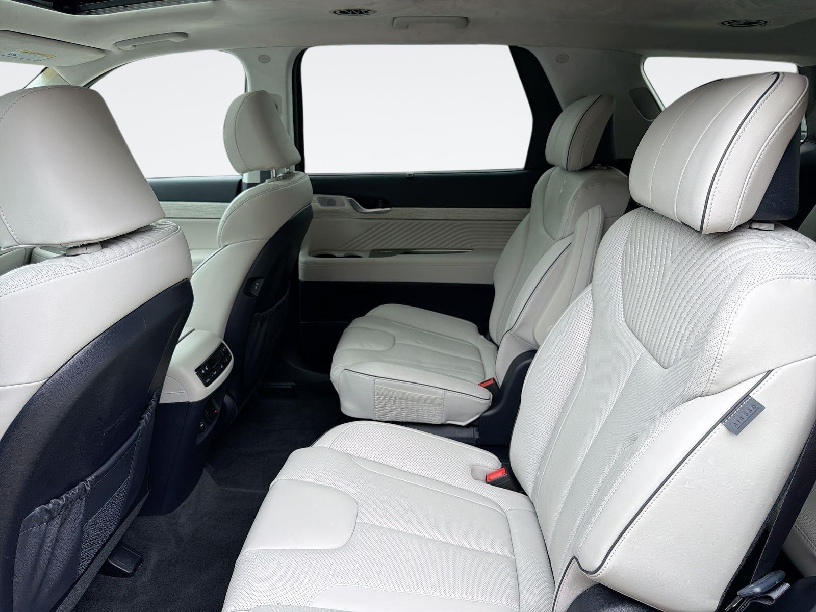 Used 2025 Hyundai Palisade Calligraphy FWD image 25