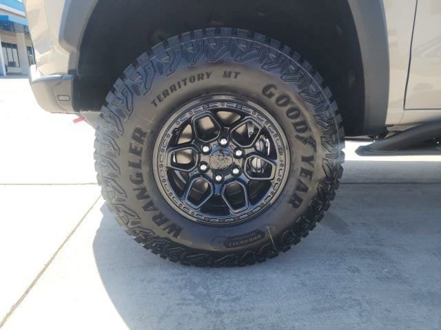 New 2026 Chevrolet Colorado ZR2 w/ ZR2 Bison Edition image 25