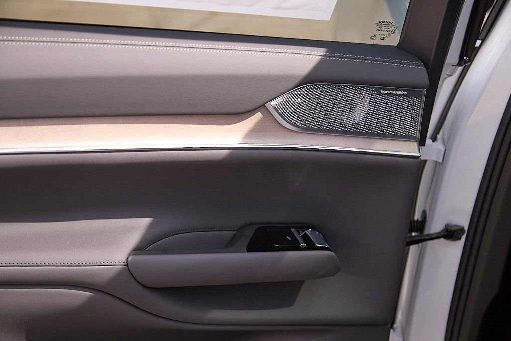 New 2025 Volvo EX90 Ultra image 19