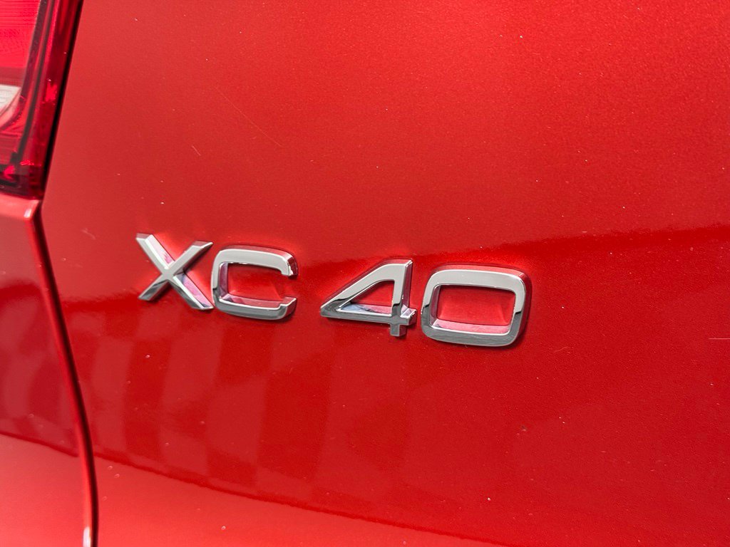 Certified 2024 Volvo XC40 B5 Plus w/ Protection Package Premier AWD/4WD image 8