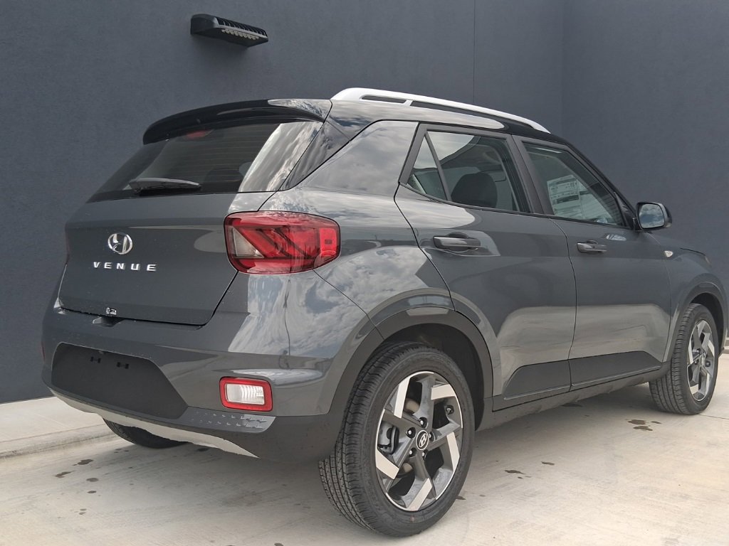 New 2025 Hyundai Venue Limited image 4