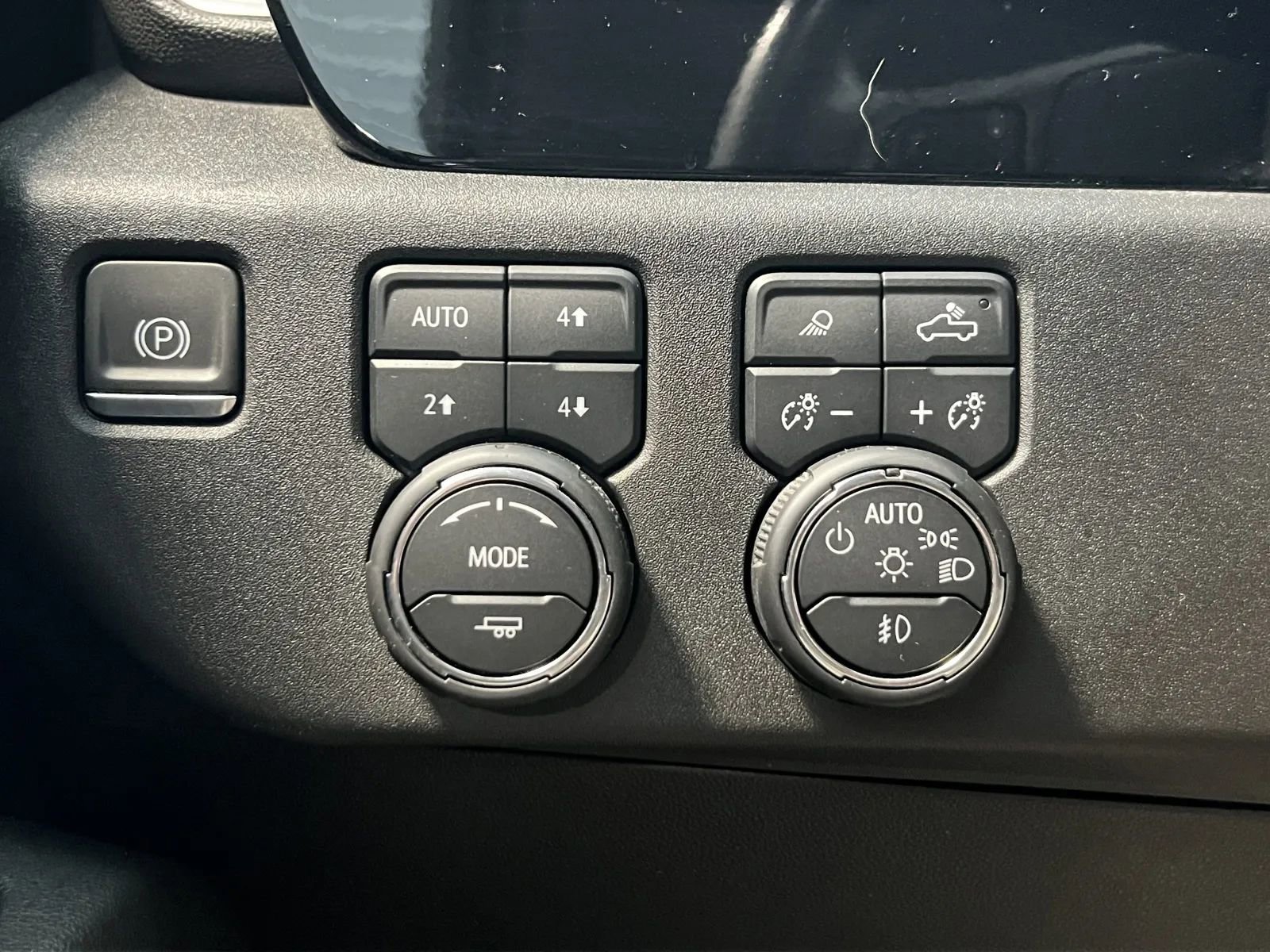 Used 2024 Chevrolet Silverado 2500 LTZ AWD/4WD image 49