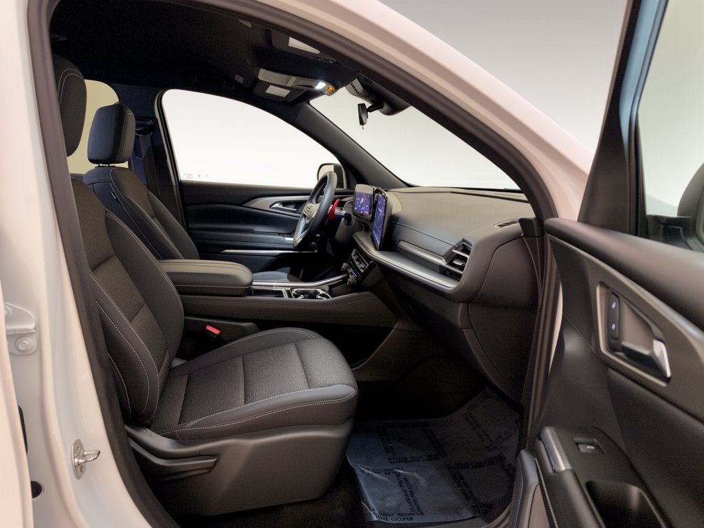 Used 2024 Chevrolet Traverse LS w/ Midnight/Sport Edition FWD image 30