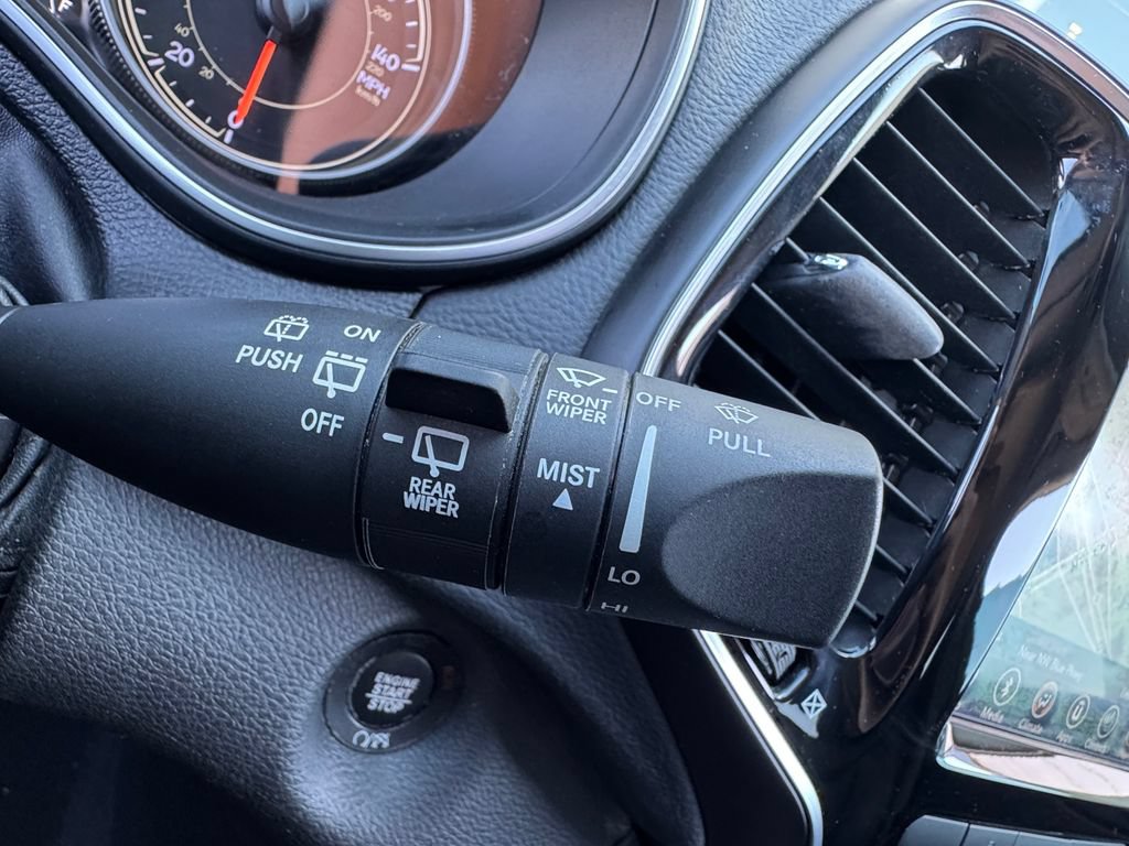 Used 2019 Jeep Cherokee Limited AWD/4WD image 12