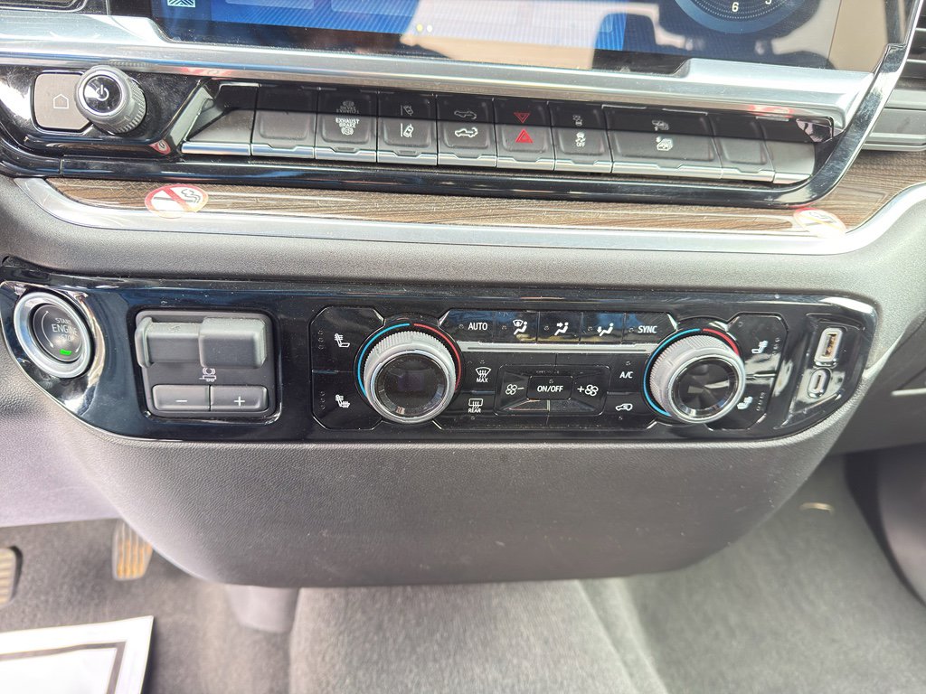 Used 2025 Chevrolet Silverado 2500 LT w/ Convenience Package image 17