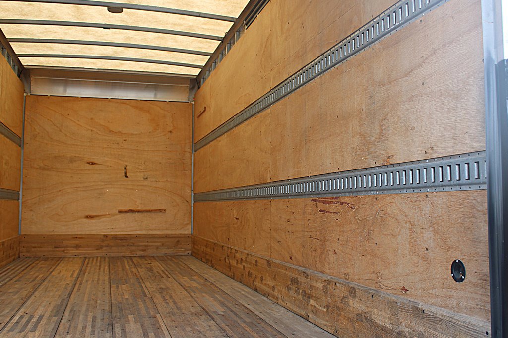 Used 2019 Isuzu NPR image 13