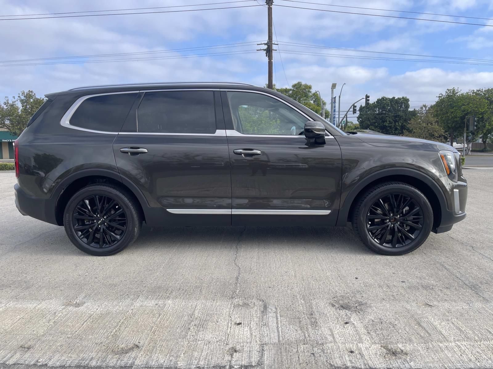 Used 2022 Kia Telluride SX FWD image 2