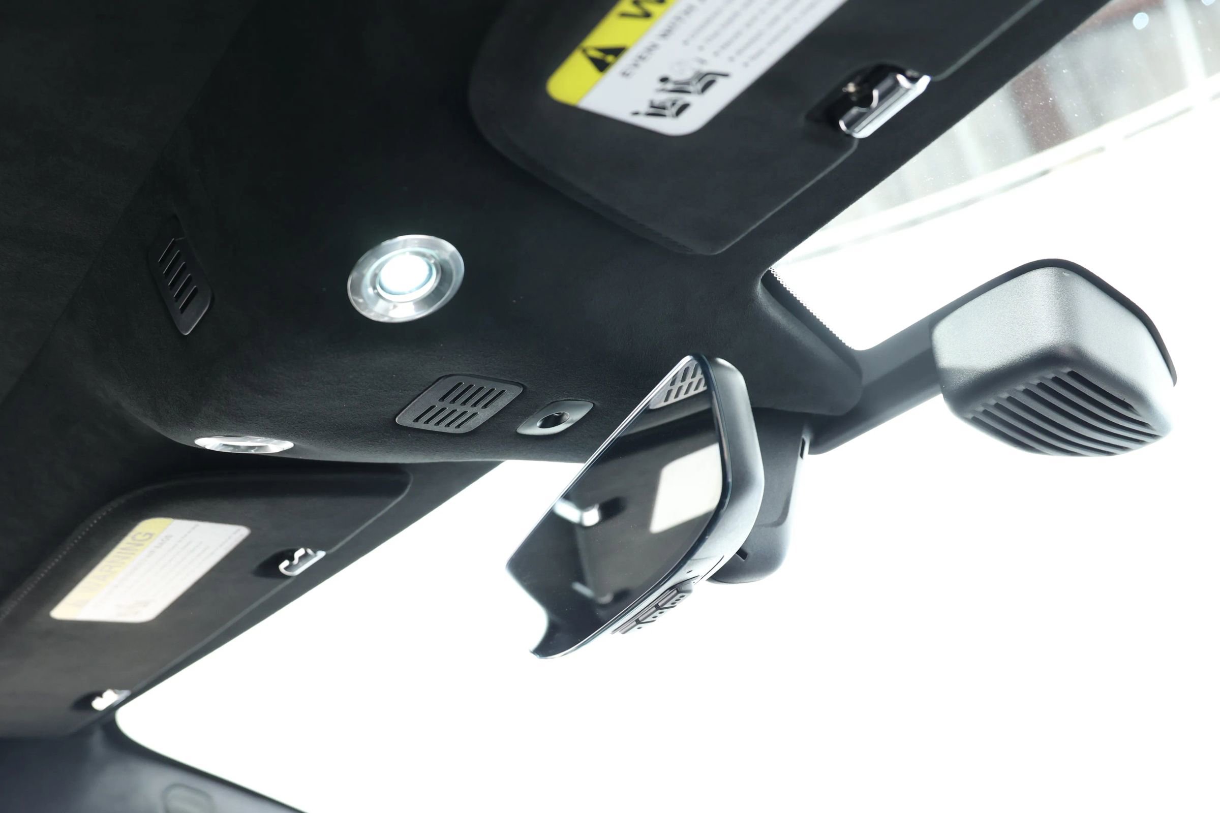 Used 2018 Aston Martin DB11 V12 image 90