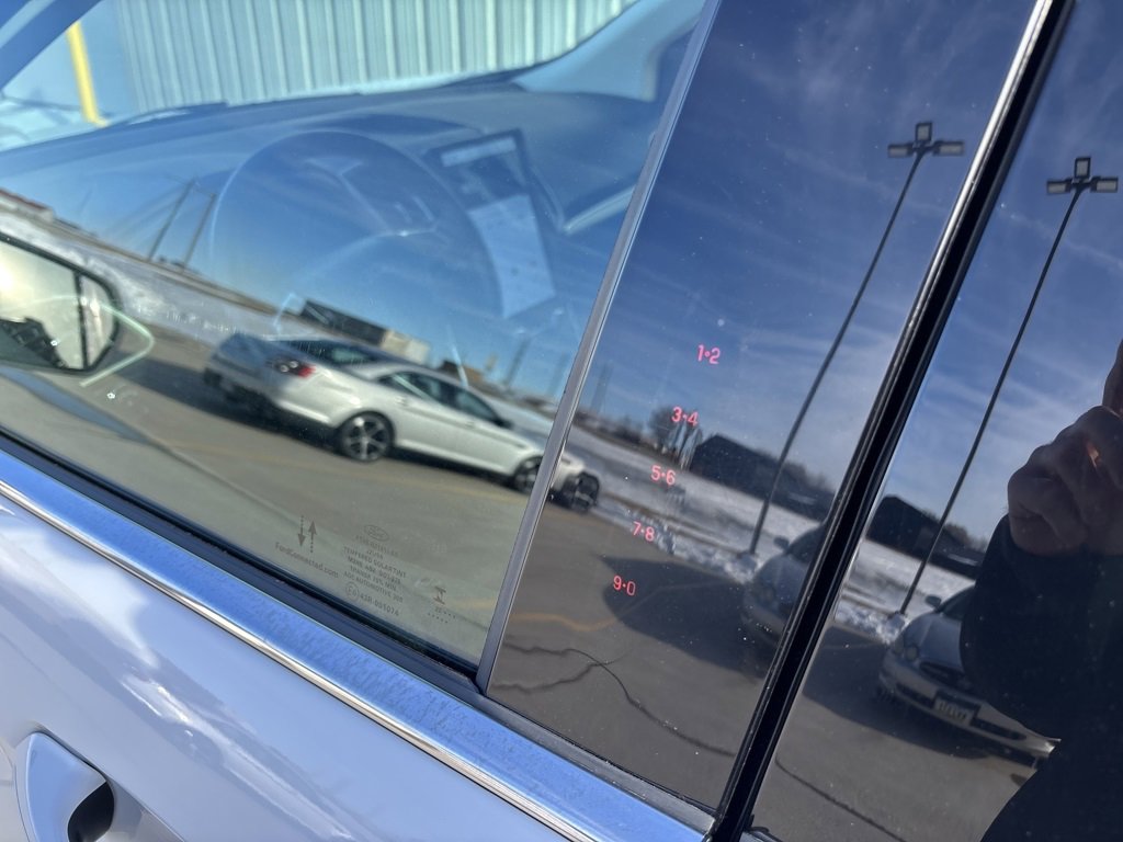 Used 2022 Ford Edge SEL w/ Convenience Package image 10